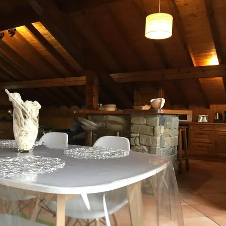 Comme A La Maison *